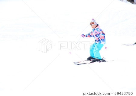 Primary school students who enjoy skiing 39433790