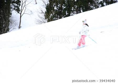 女滑雪者 39434040