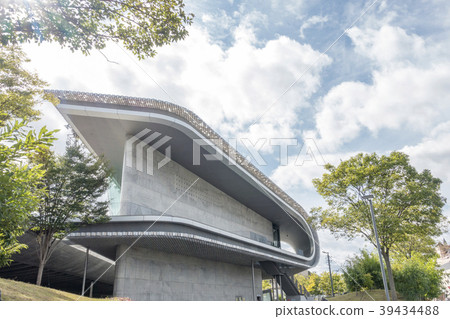 在“Iwaki Taira Bicycle Racetrack”中有一種全新的觀賞風格,只能在日本的銀行內觀看 在“Iwaki Taira Bicycle Racetrack”中有一種全新的觀賞風格,只能在日本的銀行內觀看 39434488