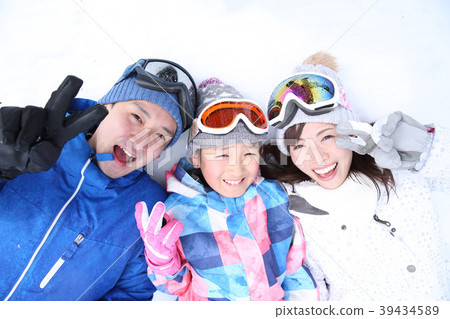 家庭滑雪 家庭滑雪 39434589