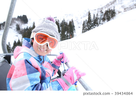 Primary school students who enjoy skiing Primary school students who enjoy skiing 39434864