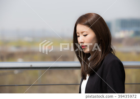一個男人的一天,一個商人的下午,一個年輕的工人, 一個男人的一天,一個商人的下午,一個年輕的工人, 39435972