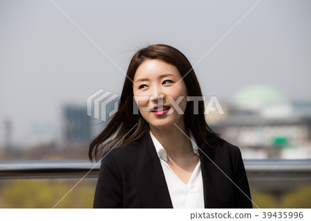 Day of a salary man, afternoon of a business man, a young worker, 39435996