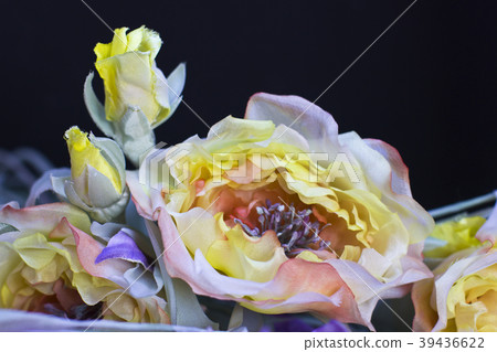 Coffee latte with milky foam and bubbles Coffee latte with milky foam and bubbles 39436622