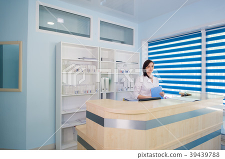 Young practitioner doctor working at the clinic 39439788