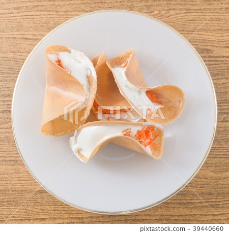 Thai Crispy Pancake with Coconut Cream and Salted  39440660