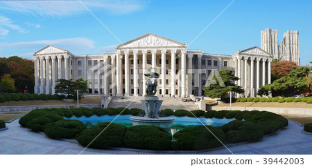 Kyung Hee University in Seoul 39442003