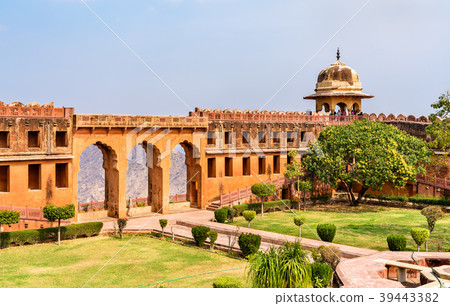 Charbagh Garden of Jaigarh Fort in Jaipur - Charbagh Garden of Jaigarh Fort in Jaipur - 39443382