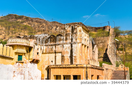 Defensive walls around Amer town - Jaipur, India Defensive walls around Amer town - Jaipur, India 39444379