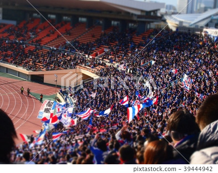 看足球(傾斜移位) 看足球(傾斜移位) 39444942