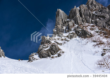 Climb the Senjojiki Curl of Snow 39445404