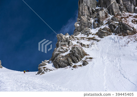 Climb the Senjojiki Curl of Snow 39445405