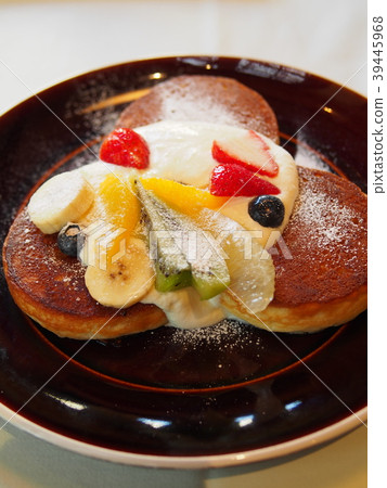 Fruit pancake 39445968