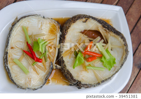 Steamed Snow Fish with Soy Sauce 39451381