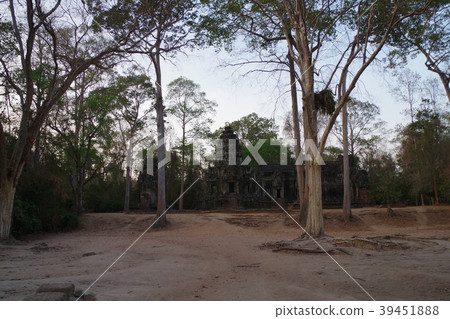 Angkor ruins Tomanon Angkor ruins Tomanon 39451888