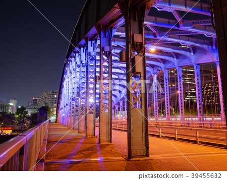 Osaka by night Osaka lighted up 39455632