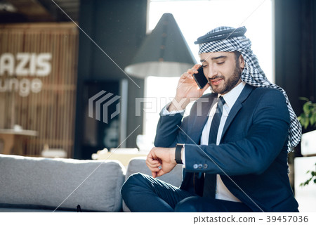 Arab businessman Arab businessman 39457036