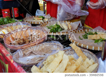 Vietnamese street food, rice paper rolls Vietnamese street food, rice paper rolls 39460598