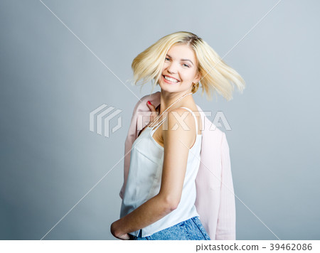 Young blonde woman Young blonde woman 39462086