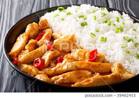 Delicious Thai chicken panang curry Delicious Thai chicken panang curry 39462453