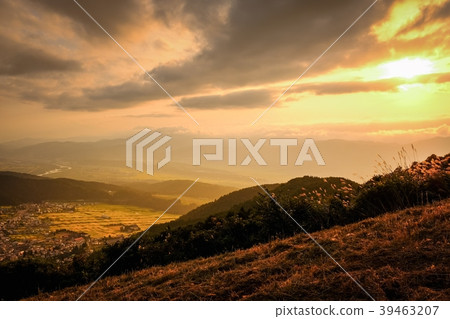 Nozawa Onsen village, evening scenery 39463207