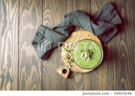 Healthy green smoothie 39465646