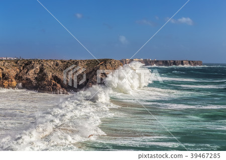 Storm wind and wave of the waves in Sagres Algarve 39467285
