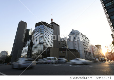 Tokyo cityscape of Japan Hanzomon (evening) 39468261