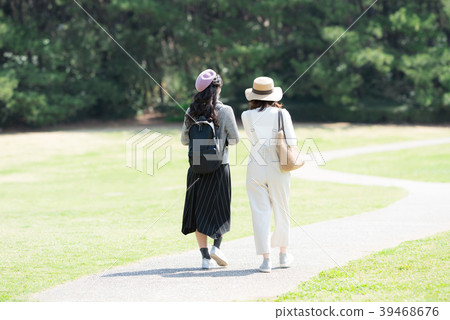 Women's journey 2 people 39468676