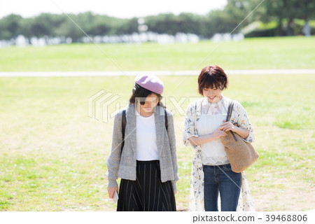 Women's journey 2 people 39468806