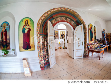 Interior of the Cathedral of the Descent  39470149