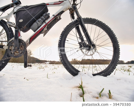 Extreme race in snow. Winter adventure and extreme Extreme race in snow. Winter adventure and extreme 39470380