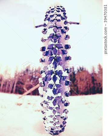 Extreme race in snow. Winter extreme cycling Extreme race in snow. Winter extreme cycling 39470381