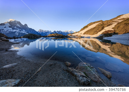 Lac Blanc, Graian Alps, France Lac Blanc, Graian Alps, France 39470786