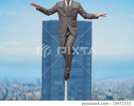 Businessman confronting the risk Businessman confronting the risk 39471533