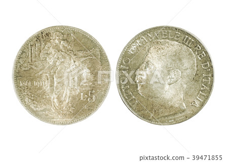 Two side of Silver Italian 5 lira Coin isolated. 39471855