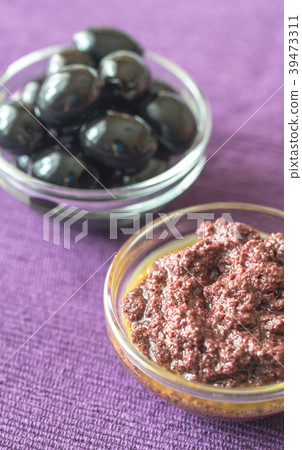 Bowl of black olive pate Bowl of black olive pate 39473311