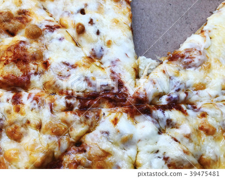 Delivery box with delicious pizza. Delivery box with delicious pizza. 39475481