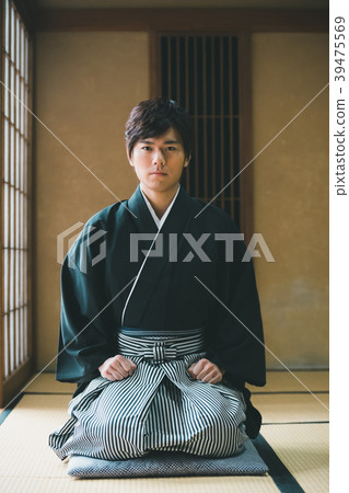 seat of honor, hakama with family crest, gents 39475569