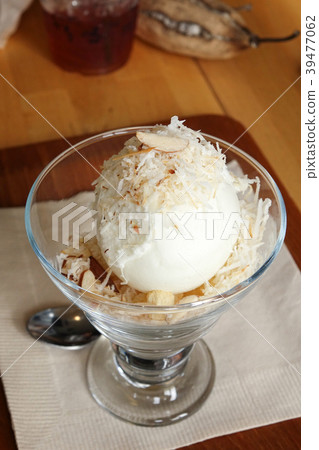Delicious Thai style coconut ice cream Delicious Thai style coconut ice cream 39477062