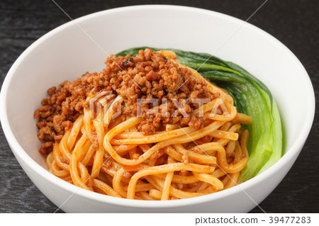 Bowlless noodles Bowlless noodles 39477283