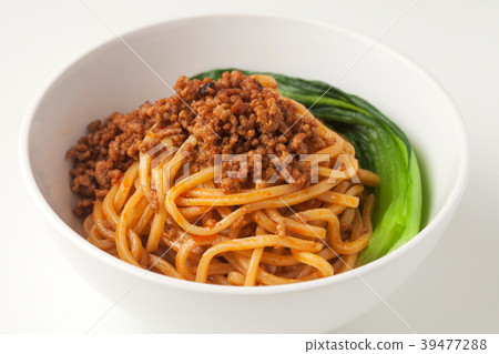 Bowlless noodles 39477288