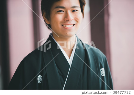 haori with a family crest, hakama with family crest, person 39477752