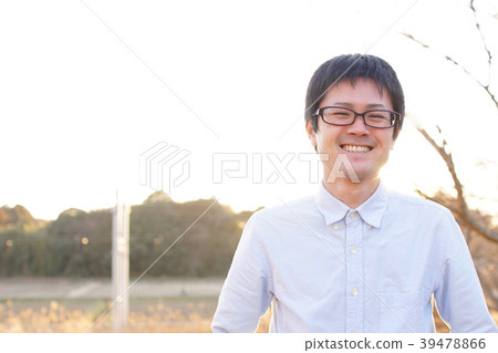 A smiling man 39478866