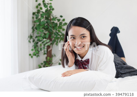  統一高中學生臥室早晨 39479118