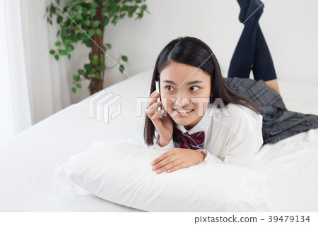  統一高中學生臥室早晨 39479134