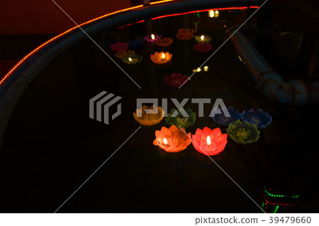 The multicolored count / joist candles. 39479660