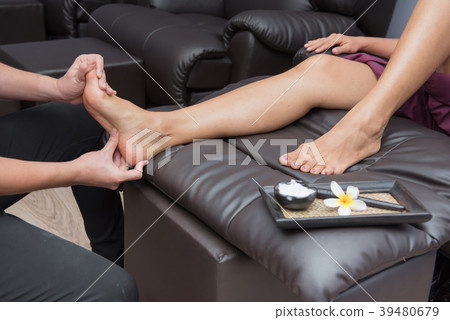 Spa and Thai foot massage, relaxing and healthy 39480679