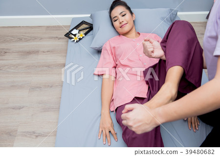 Spa and Thai massage, relaxing and healthy Spa and Thai massage, relaxing and healthy 39480682