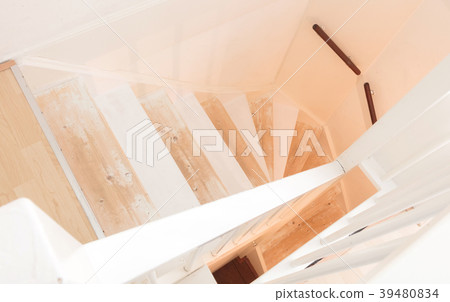 Painting an vintage stairs 39480834